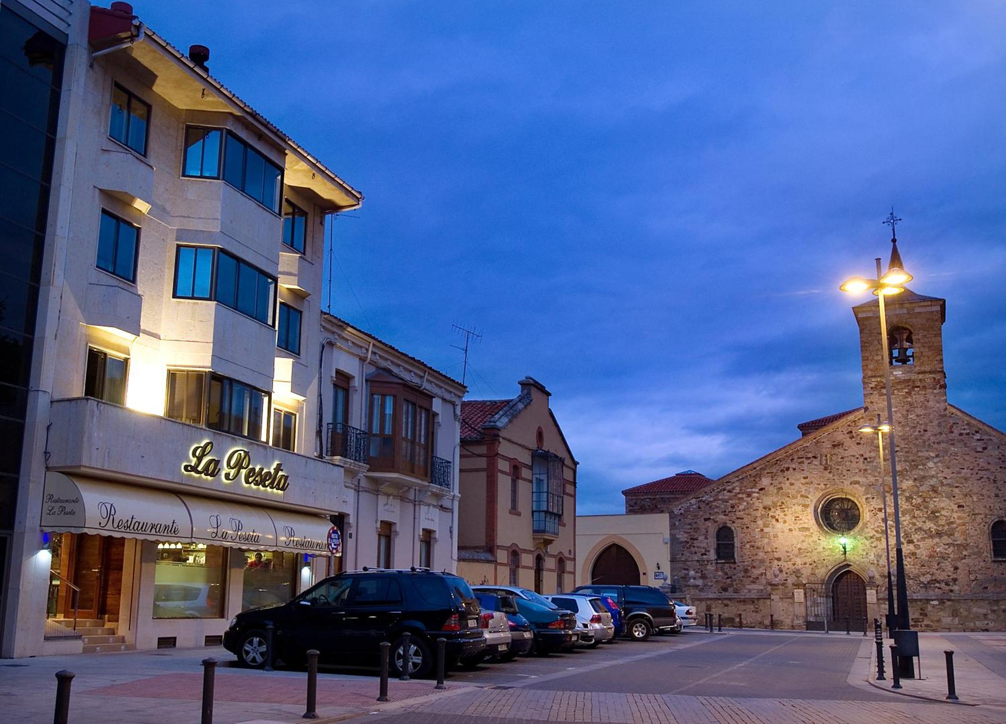 Hotel Restaurante La Peseta Astorga Eksteriør bilde